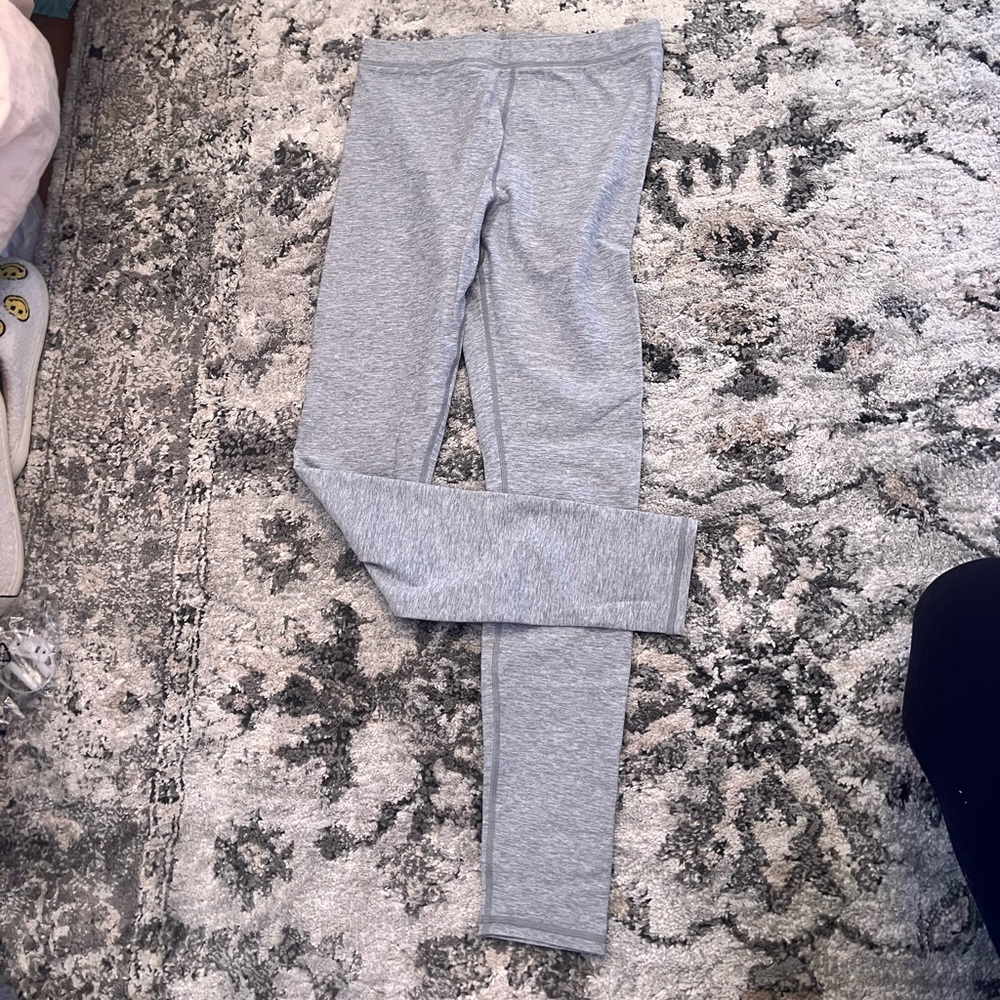 Comfy feet Alo leggings!